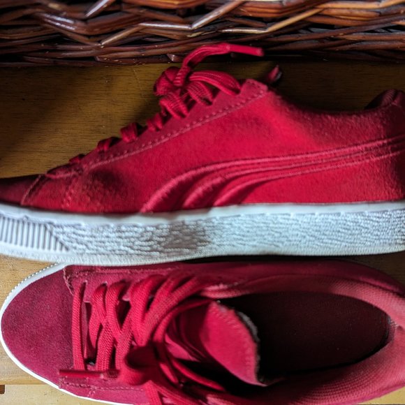 SOLD! FUN COMFY 'RETRO' SUEDE PUMAS! WELL KEPT/GREAT COND! - Picture 1 of 6